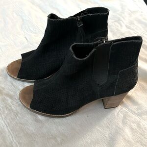 TOMS Black Suede Booties Sz 9